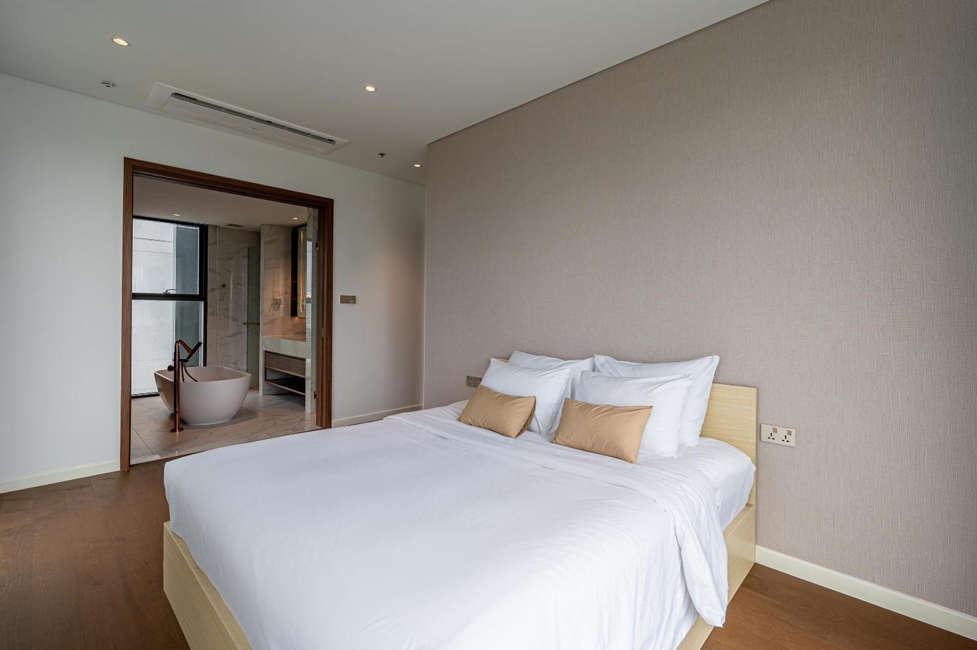 The Metropole Opera Residence By Kaystay Ho Chi Minh City Exterior photo